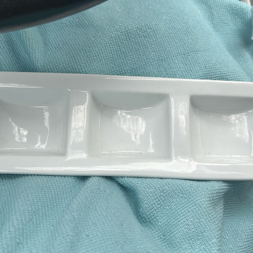 NEW Crate & Barrel white Sauce/Condiment DisH or COOL TRINKET DISH!!!!